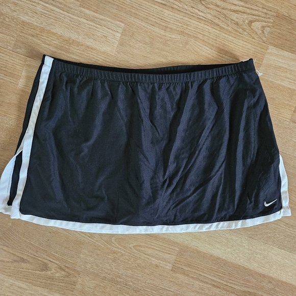 Nike Skort XL 16-18 Black White Athletic Skirt Shorts R-2361 - Picture 2 of 5